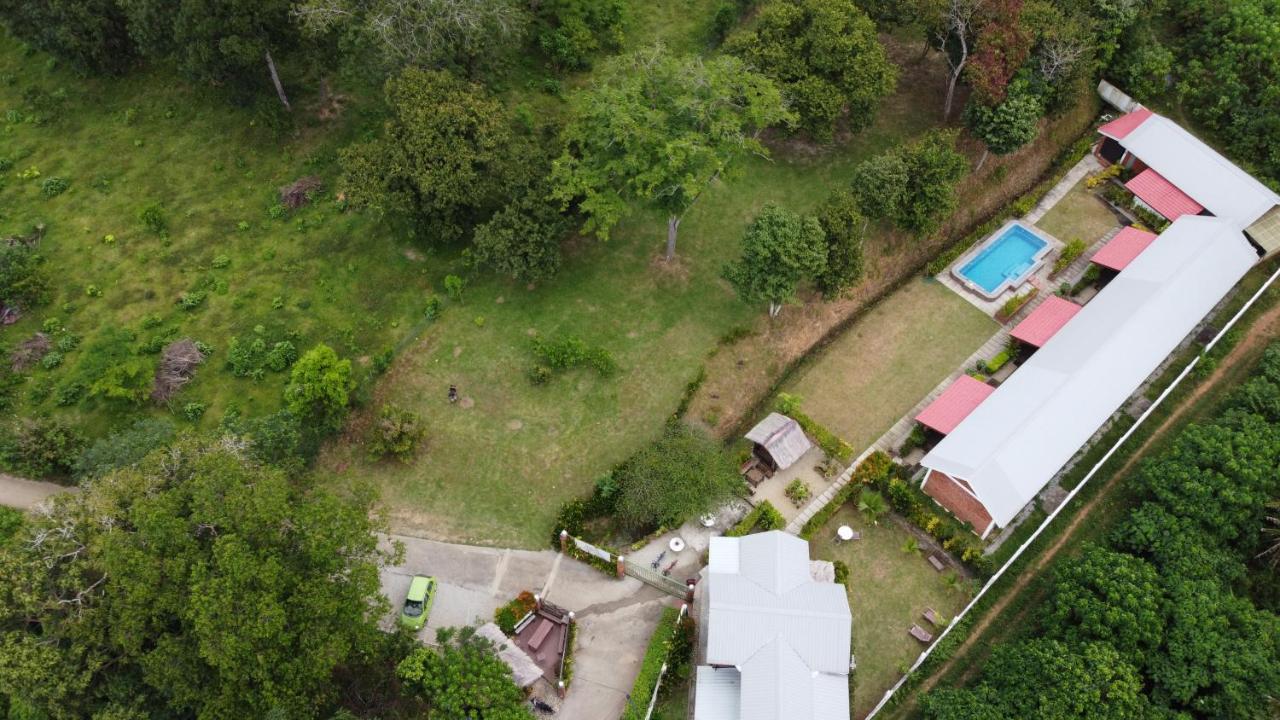 Hujung Kampung Resort Pantai Cenang  Exterior foto