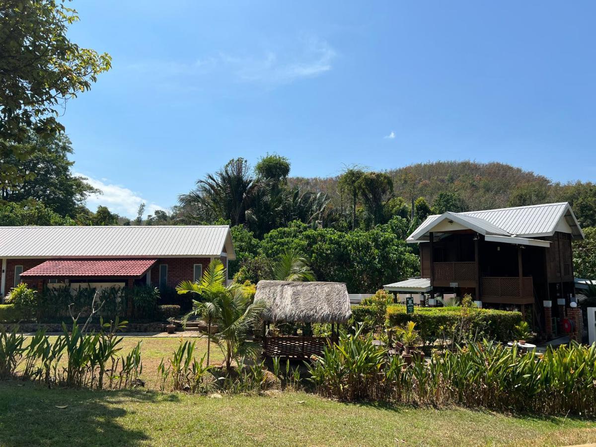 Hujung Kampung Resort Pantai Cenang  Exterior foto