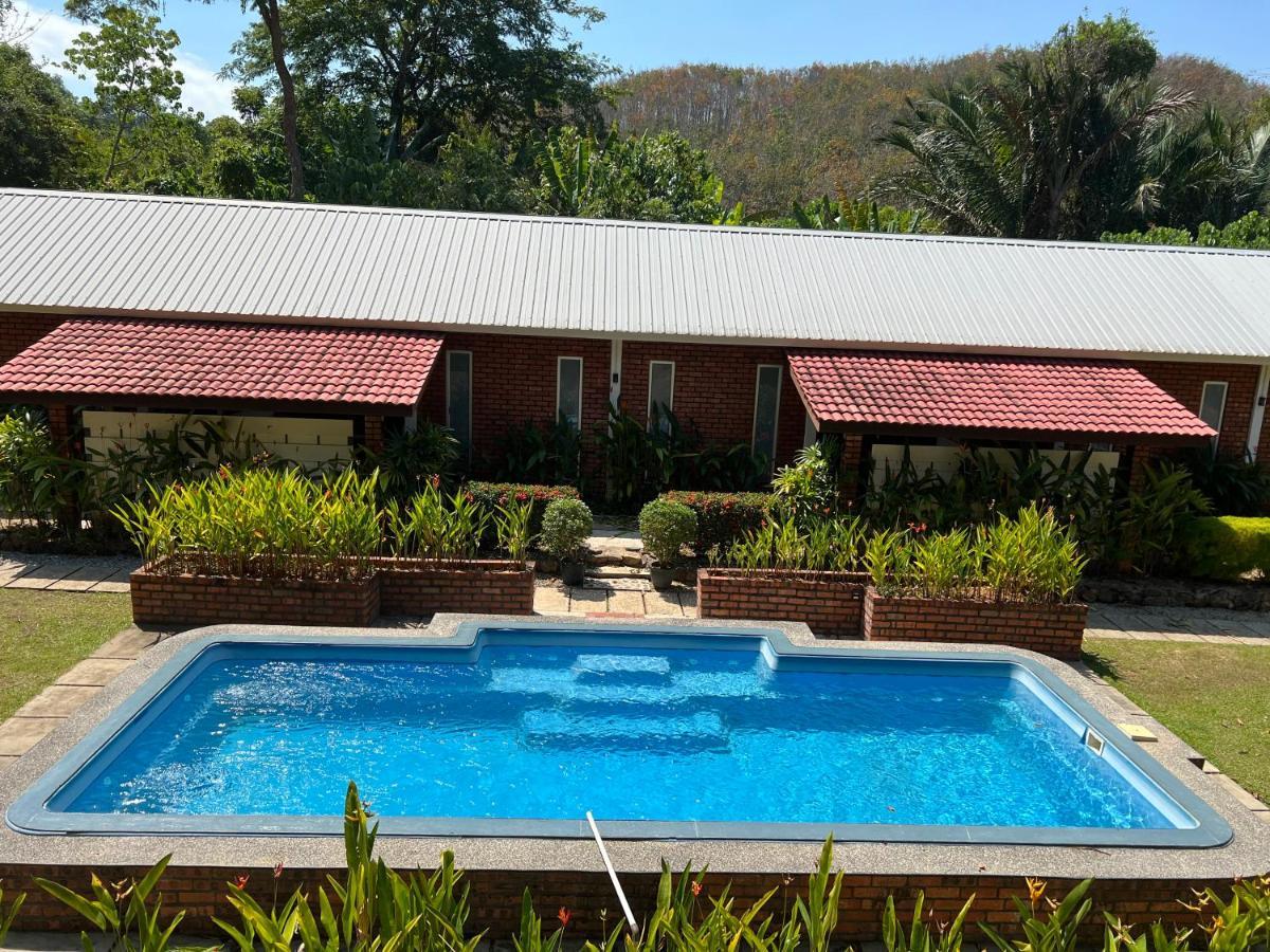 Hujung Kampung Resort Pantai Cenang  Exterior foto
